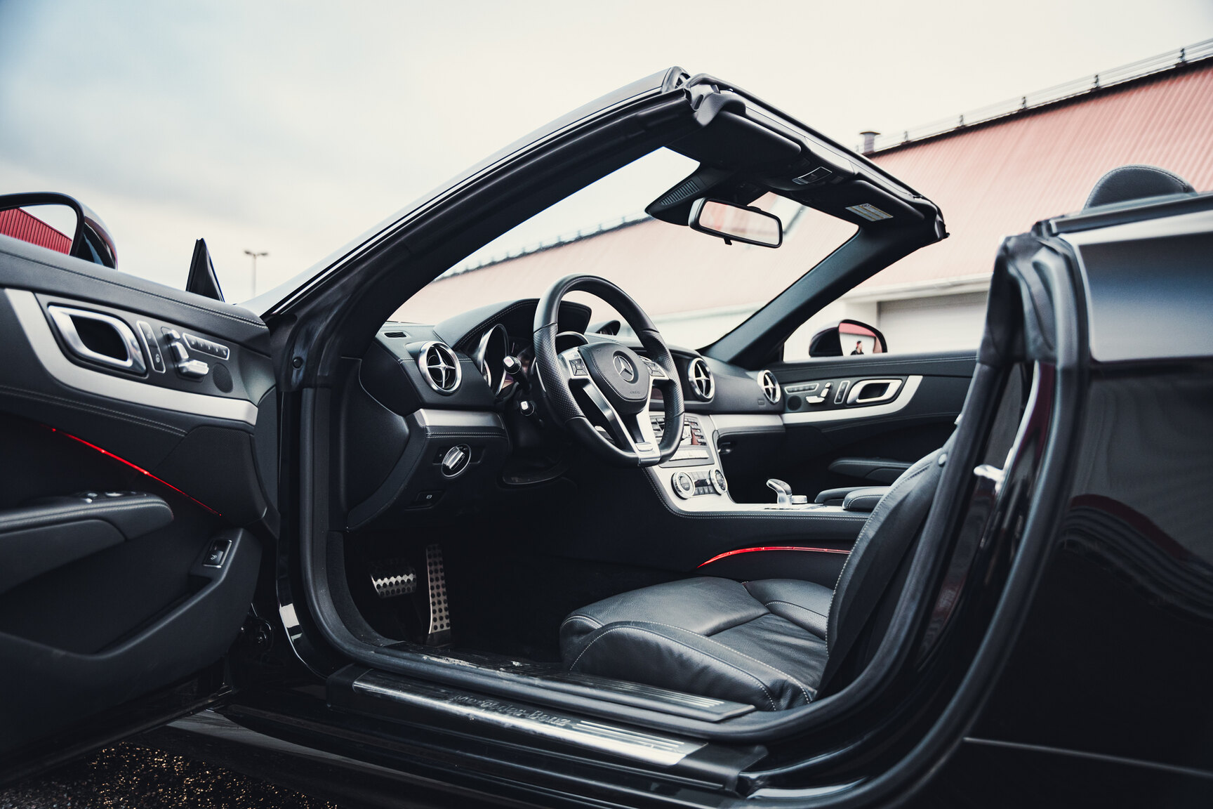 Interior image of 2013 Mercedes-Benz SL 350 - Ett sista race