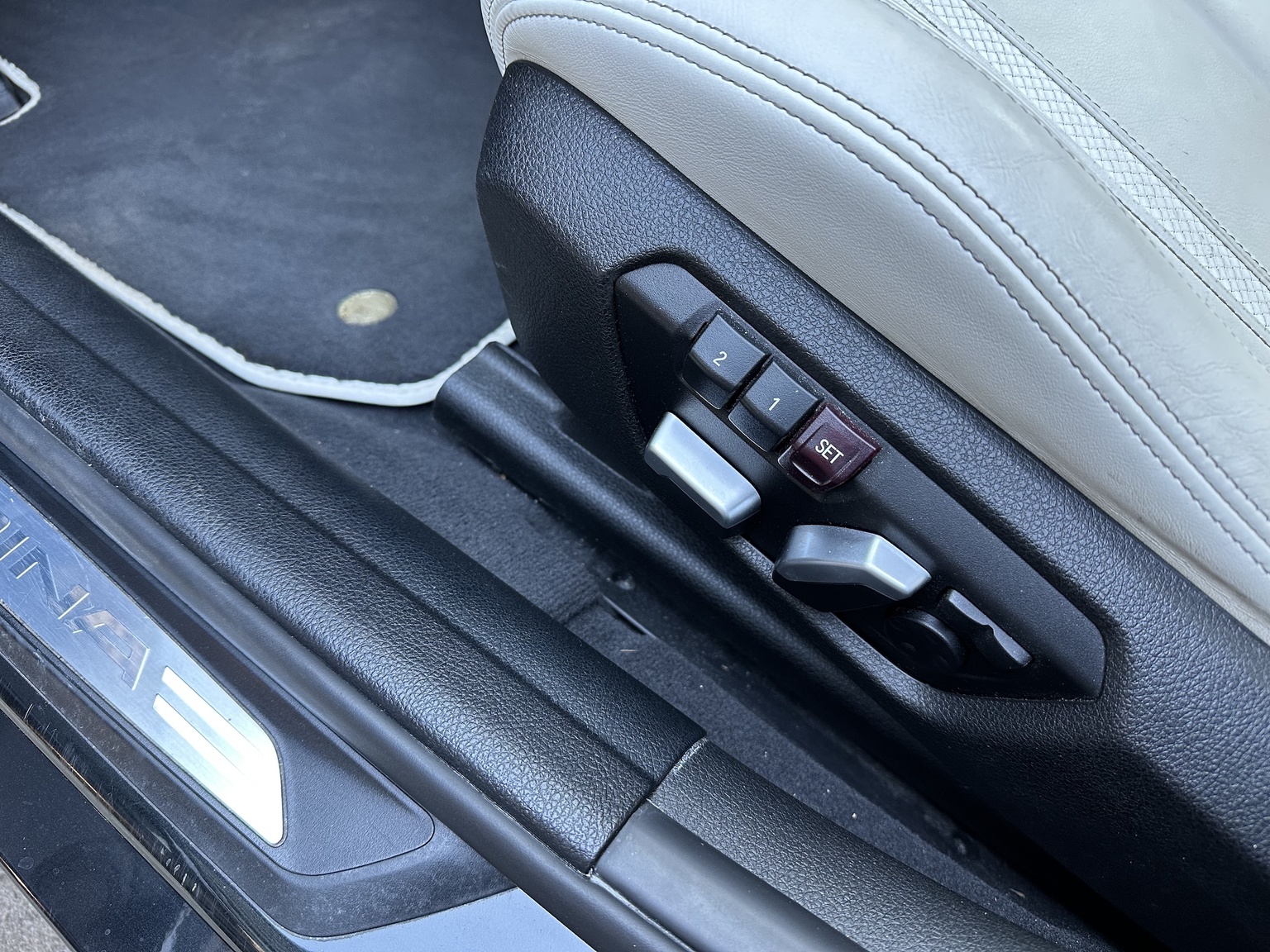 Interior image of 2017 Alpina D3 Bi-Turbo Allrad