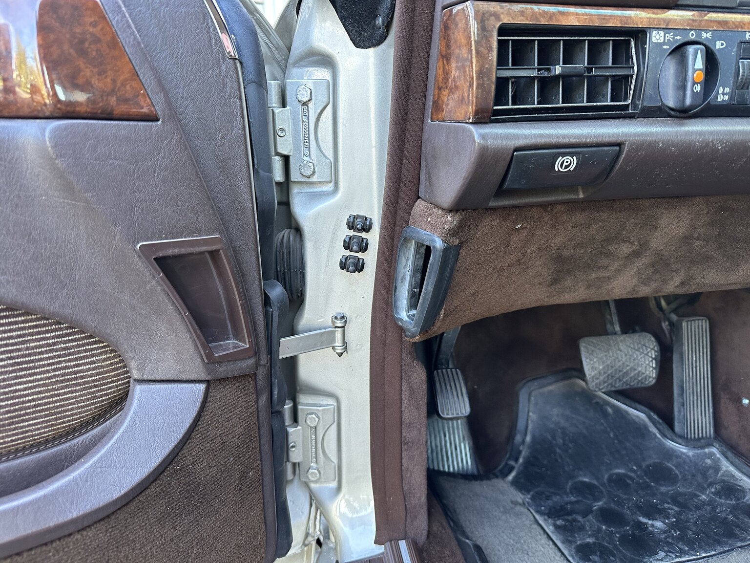 Innenraumfoto von 1986 Mercedes-Benz 500 SEC (6)