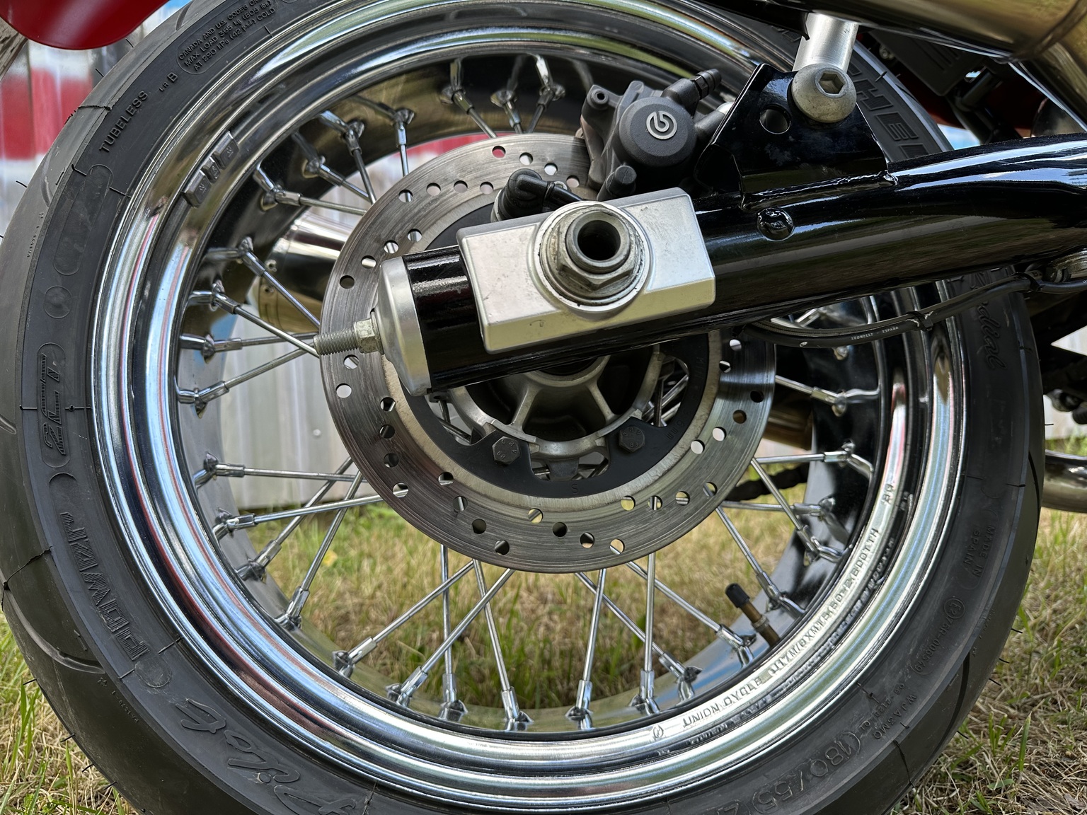 Exteriörbild på 2006 Ducati 1000 GT (43)