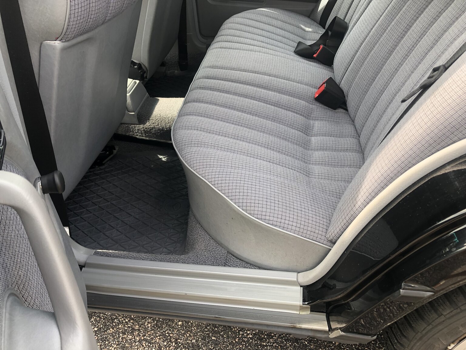 Innenraumfoto von 1986 Mercedes-Benz 190E