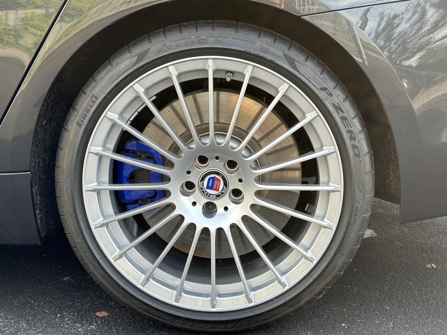 Exterior image of 2019 ALPINA B5 S Bi-Turbo Sedan ALLRAD