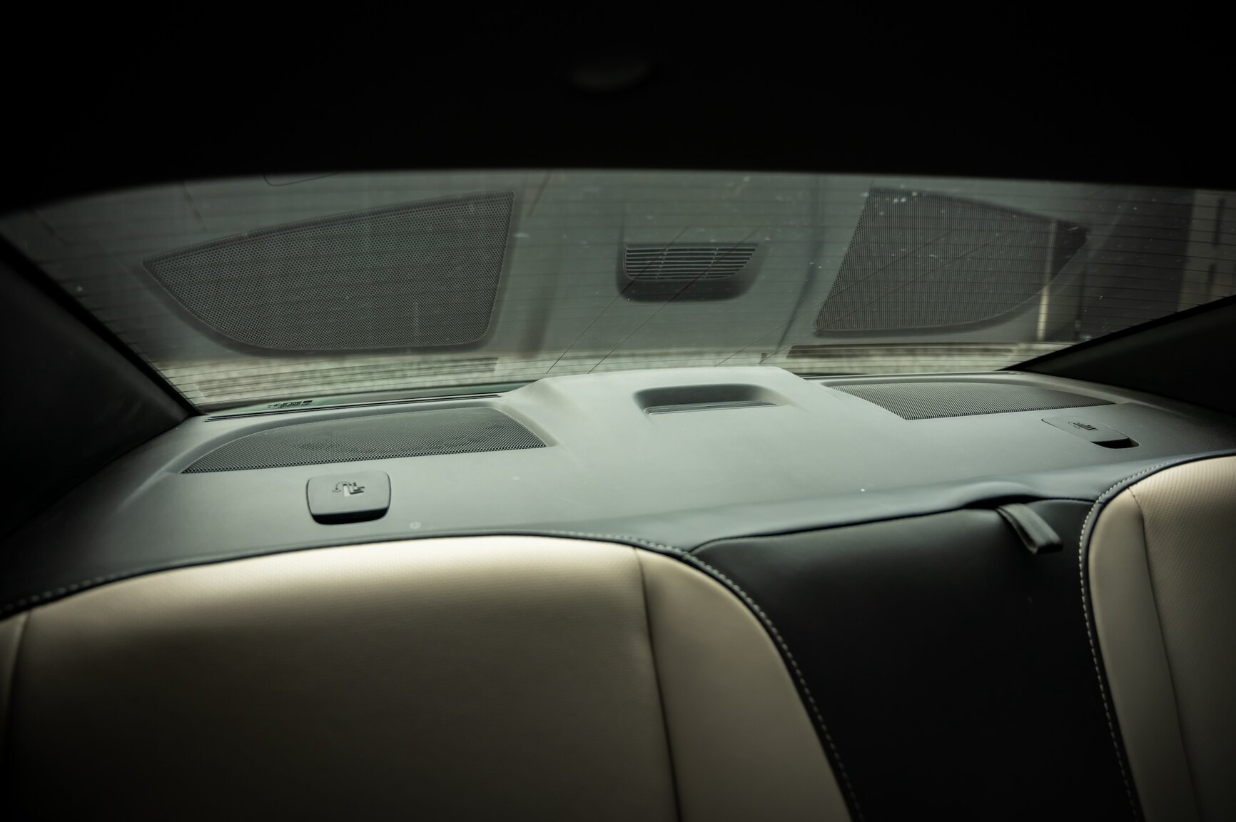 Innenraumfoto von 2010 Chevrolet Camaro SS (55)