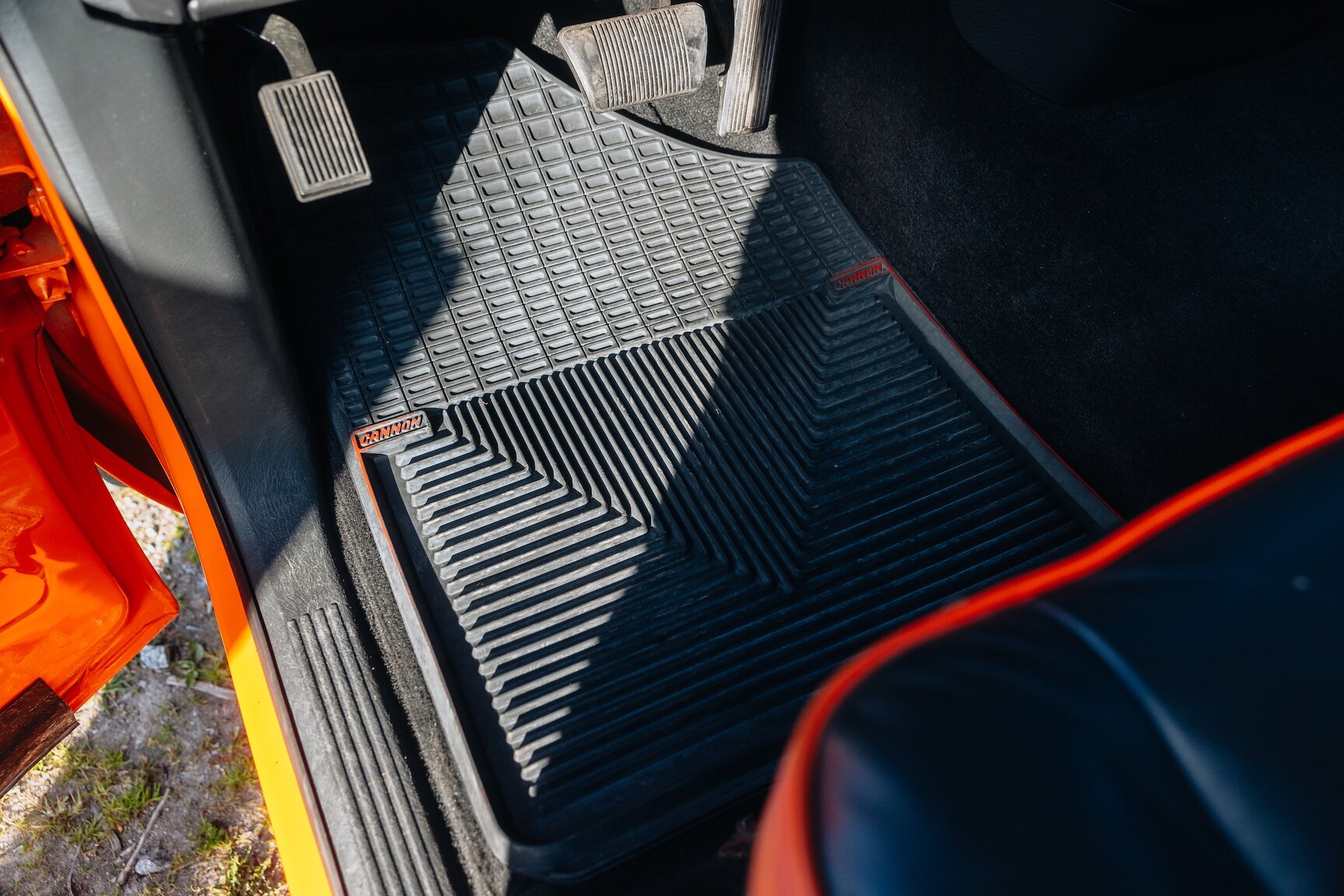 Interior image of 2004 Dodge Ram HEMI GTX 