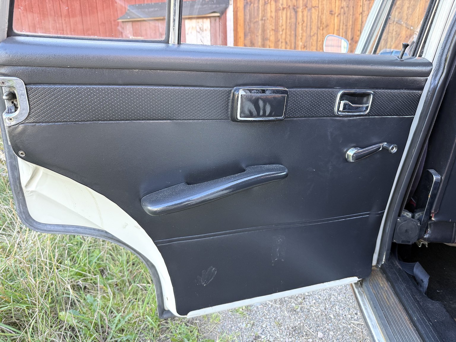 Interiörbild 1967 Mercedes-Benz 200D Safari