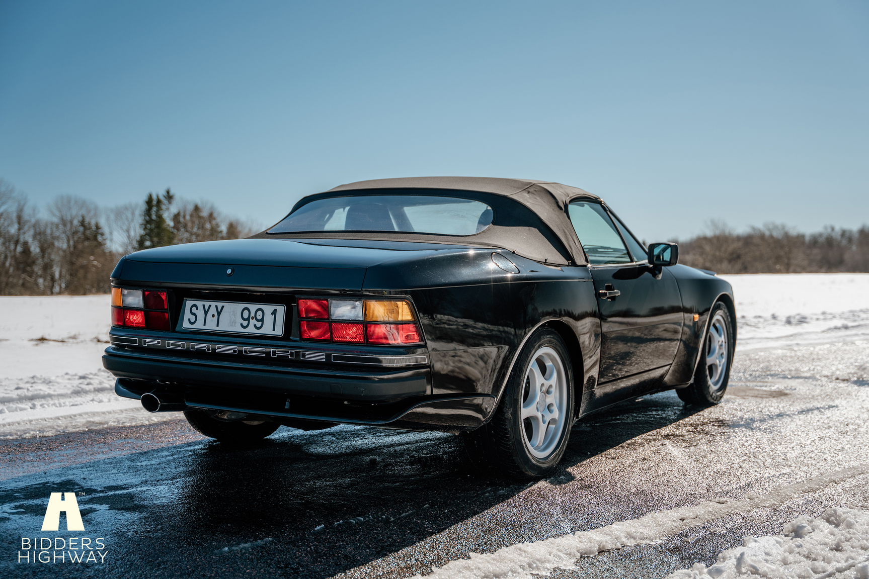 Exterior image of 1989 Porsche 944 S2 Cabriolet