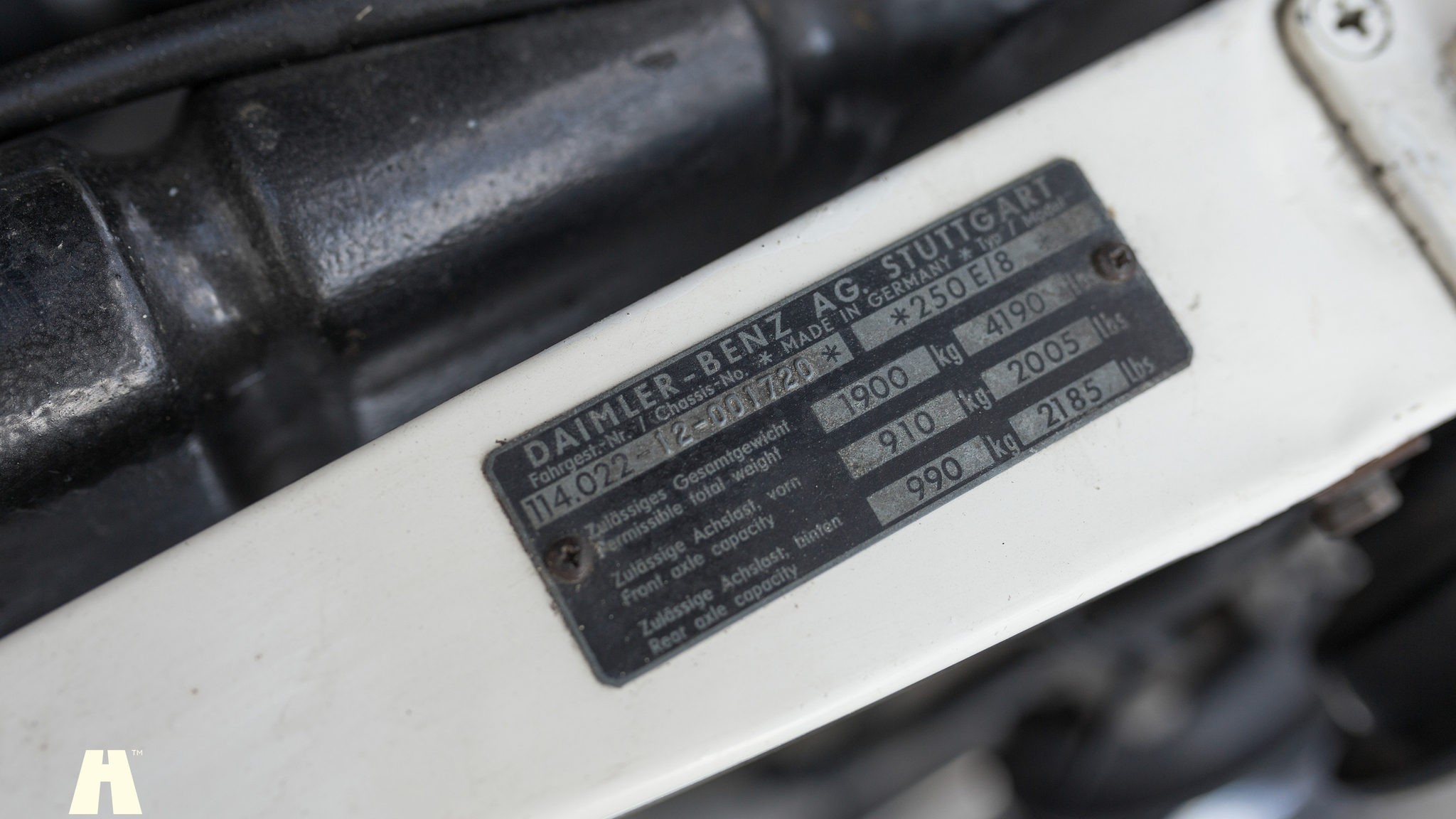 Image of 1970 Mercedes 250 CE mechanics