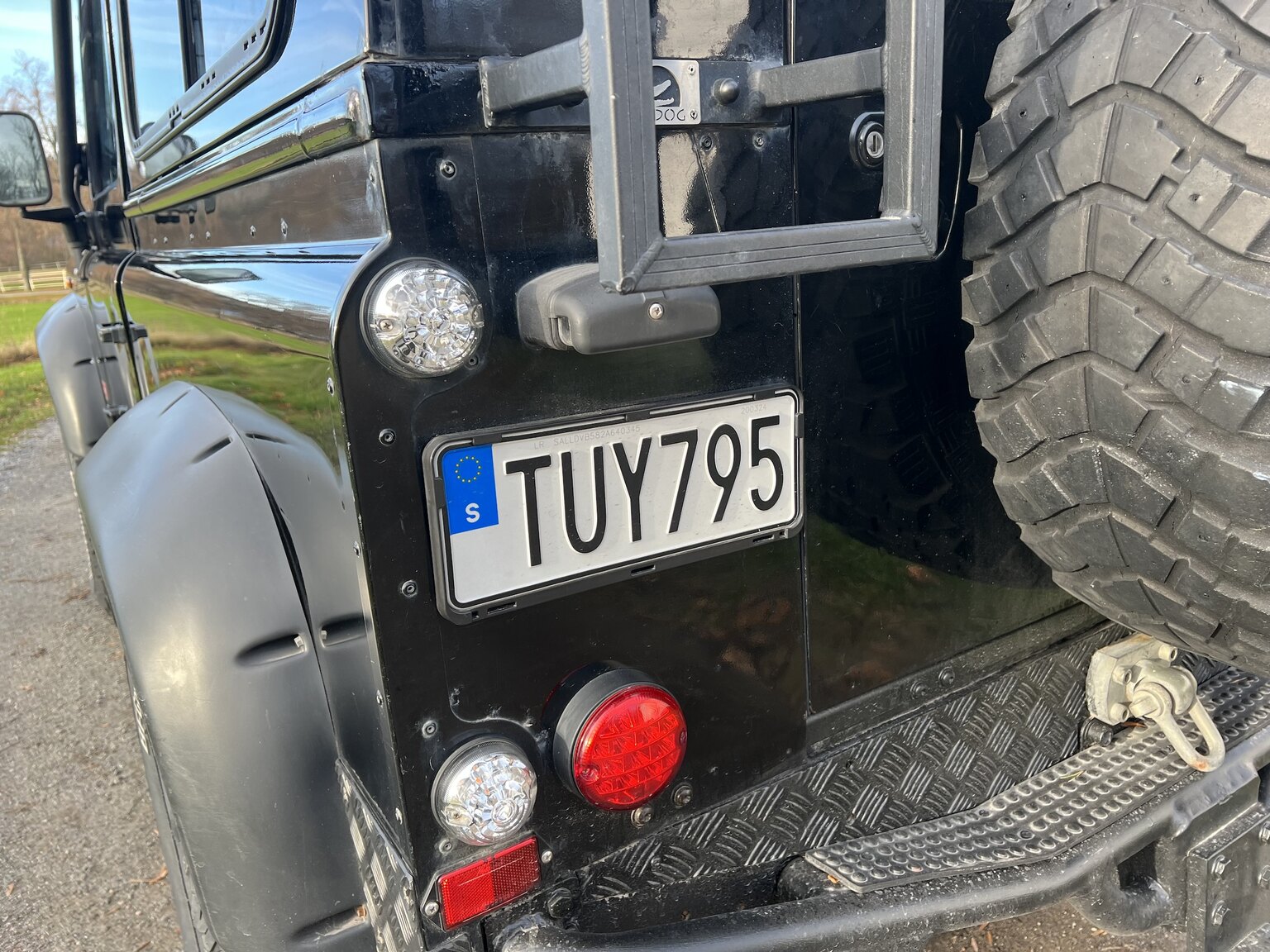 Exterior image of 2002 Land Rover Defender 90 2.5 Td5