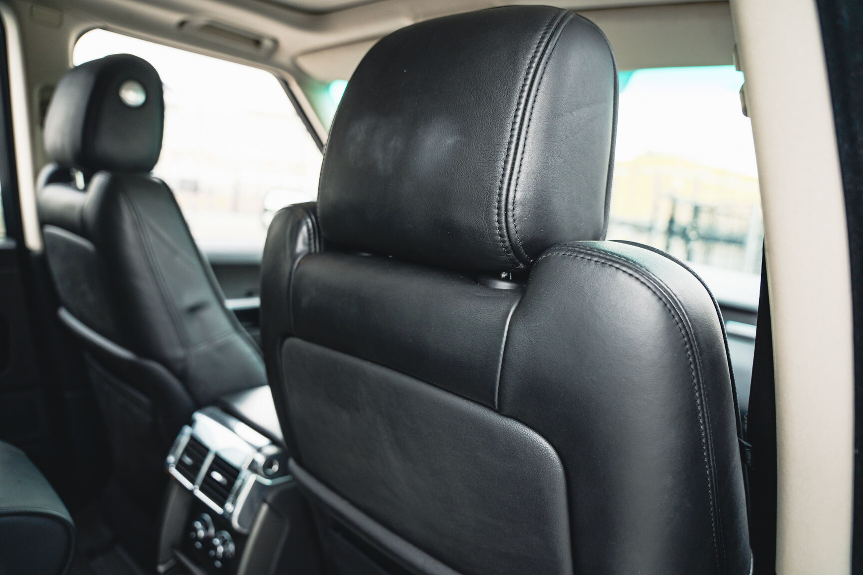 Innenraumfoto von 2012 Range Rover TDV8 Vouge