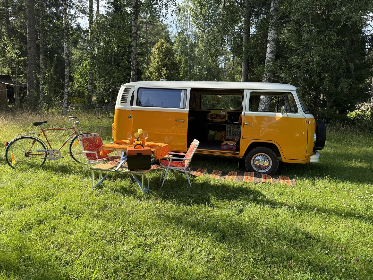 Aussenfoto 1975 Volkswagen Transporter Campervan (2)