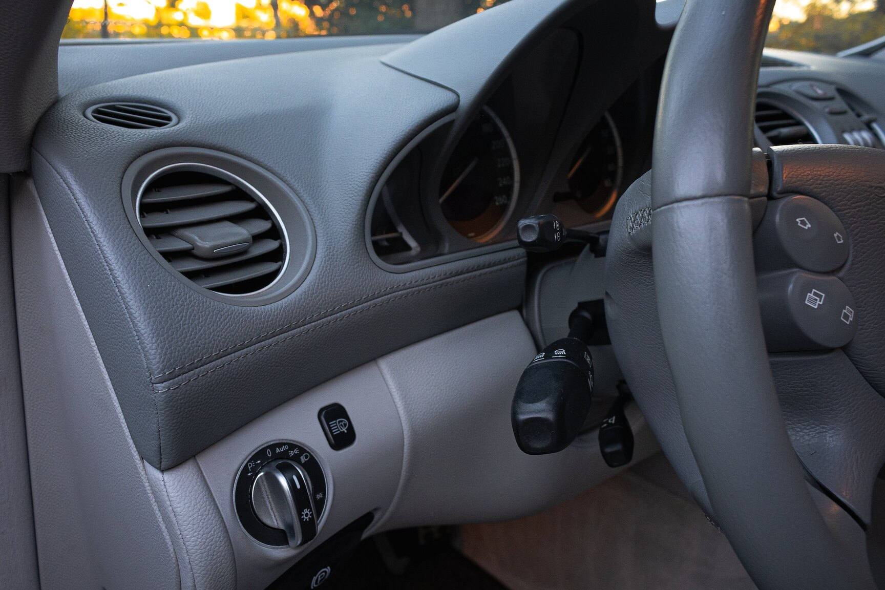 Interior image of 2002 Mercedes-Benz SL 500