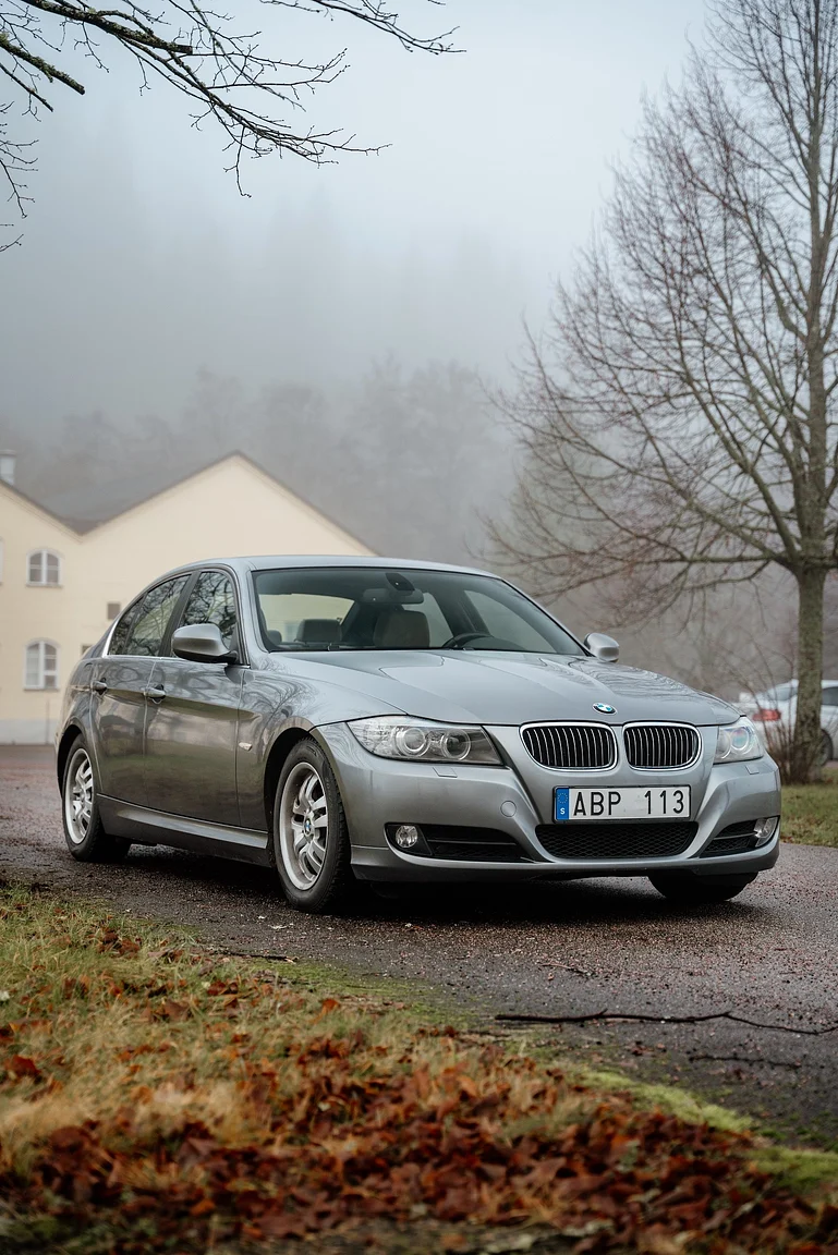 Aussenfoto 2010 BMW 325i Sedan (3)