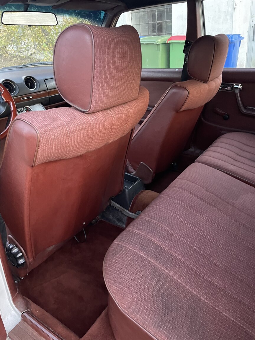 Innenraumfoto von 1983 Mercedes-Benz 300 TDT