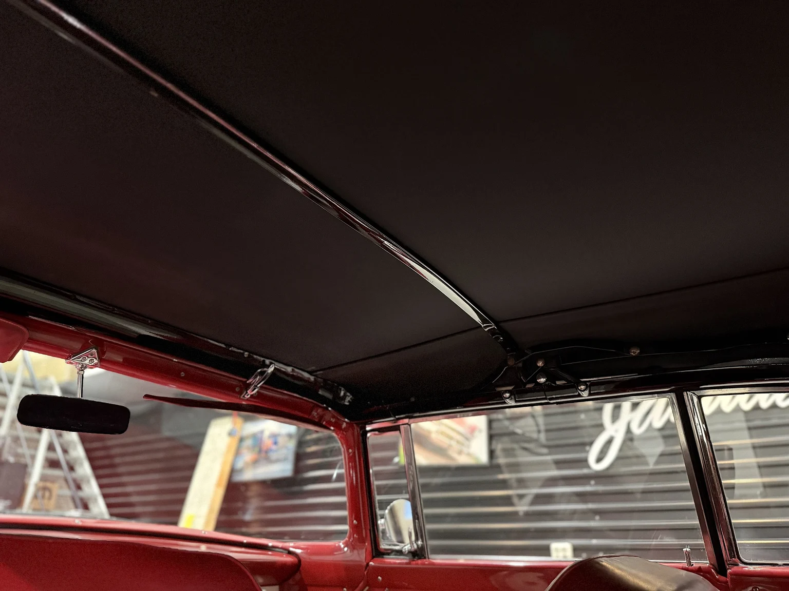 Innenraumfoto von 1956 Ford Fairlane Sunliner V8 5.1 (35)