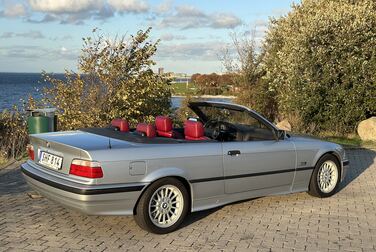 Exterior image of 1993 BMW 325 I CABRIO 