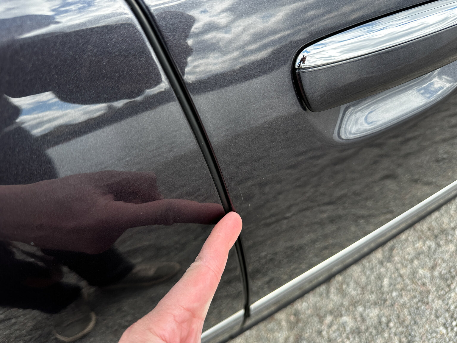 Exterior image of 2009 Audi S8 5.2 V10 FSI Quattro