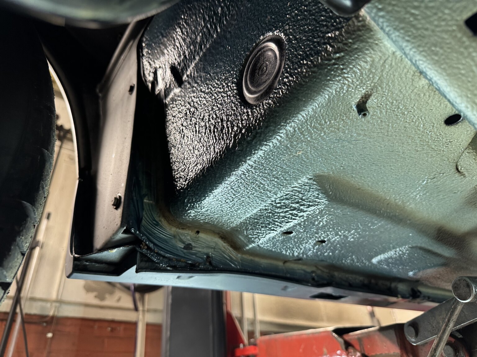 Image of 1996 BMW 520i Touring mechanics