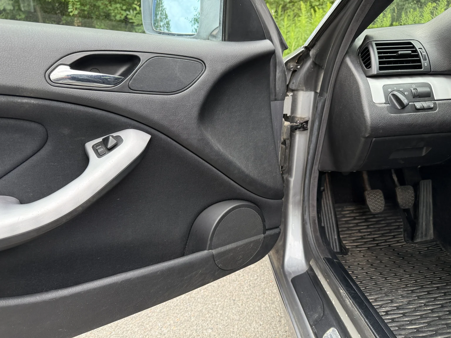 Innenraumfoto von 2005 BMW 320Ci (4)
