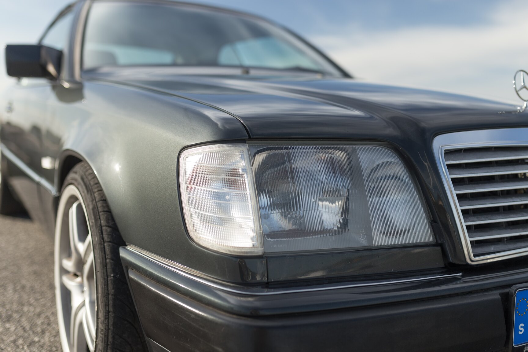 Exterior image of 1993 Mercedes-Benz 300 CE-24 Cabriolet
