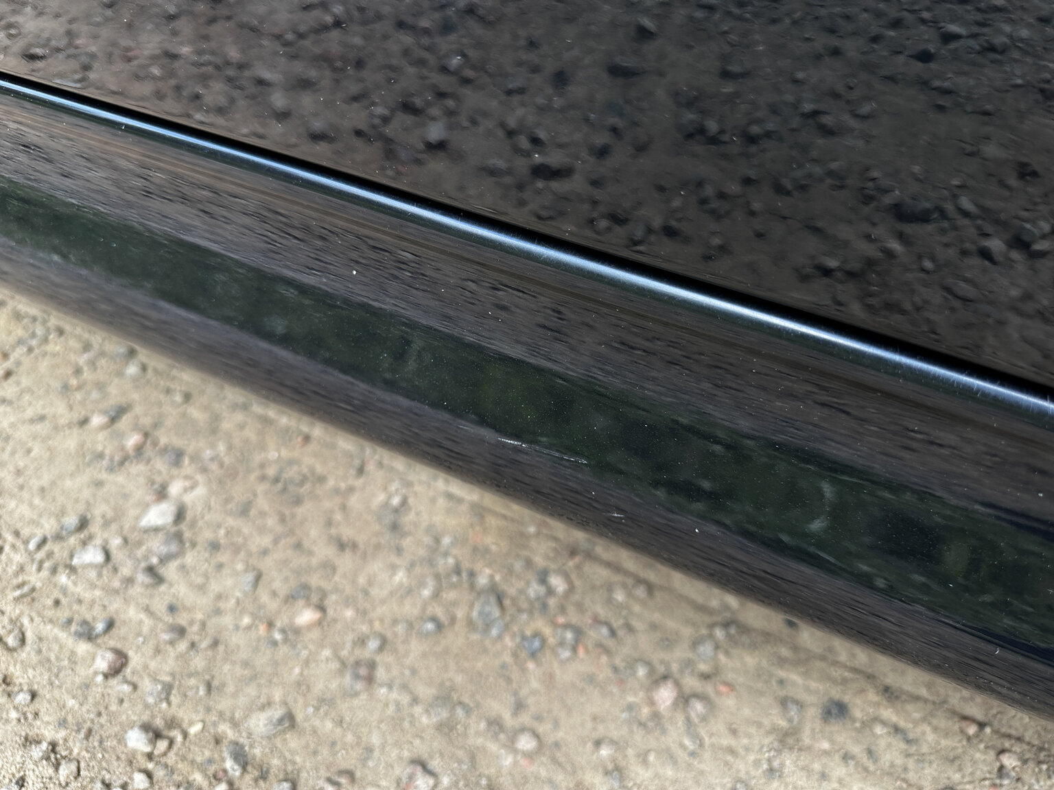 Exterior image of 2000 BMW M5 E39