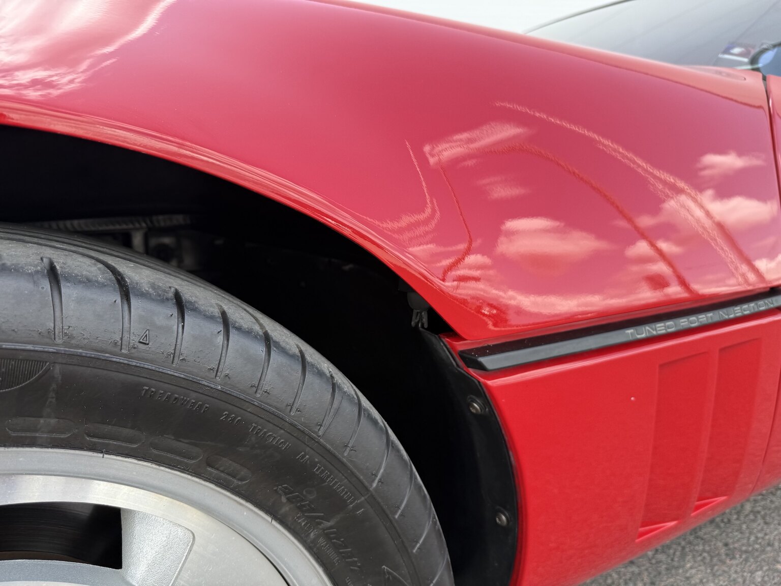 Exterior image of 1990 Chevrolet Corvette ZR-1 Targa