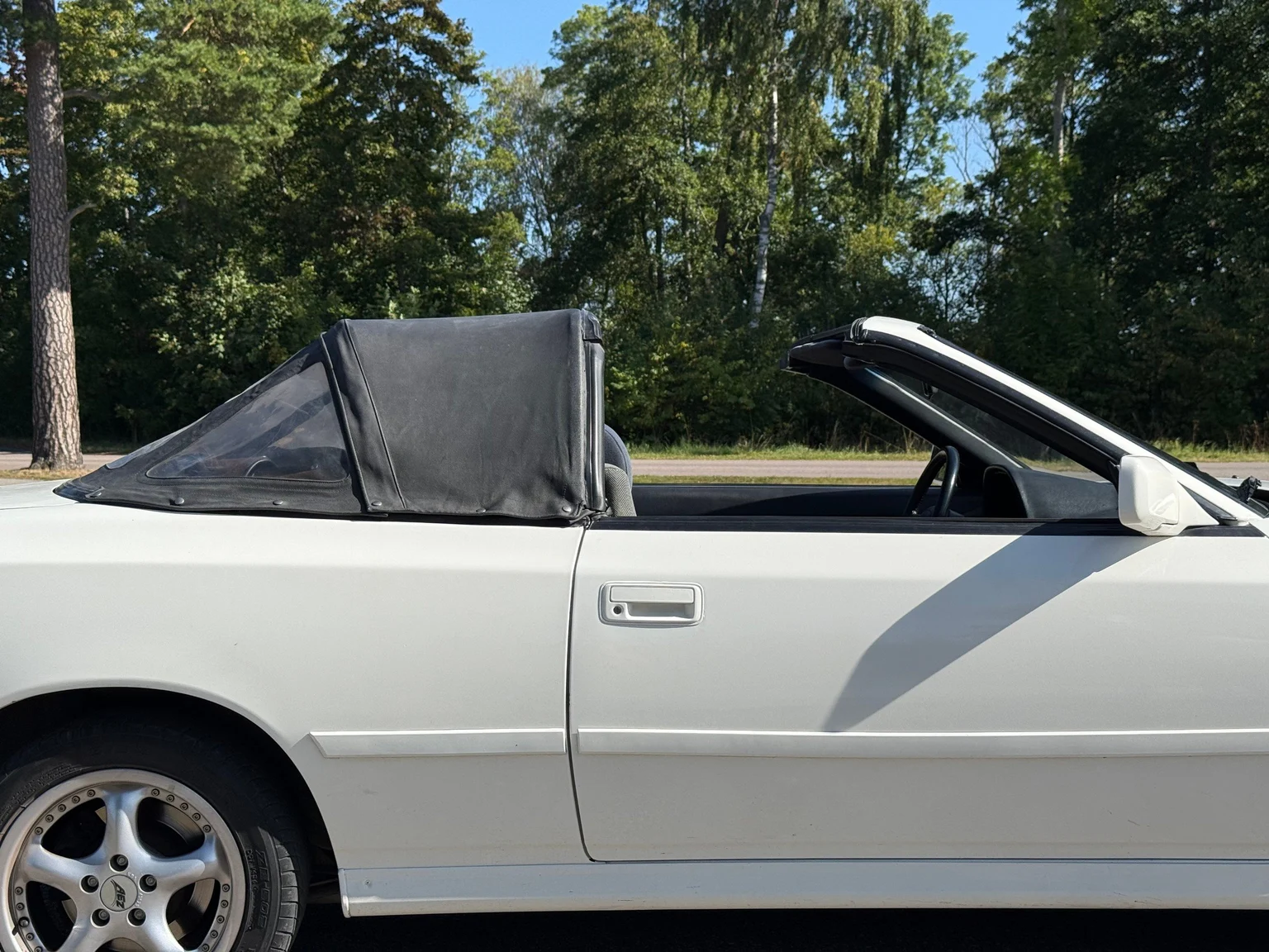 Exterior image of 1988 Toyota Celica Cabriolet (21)
