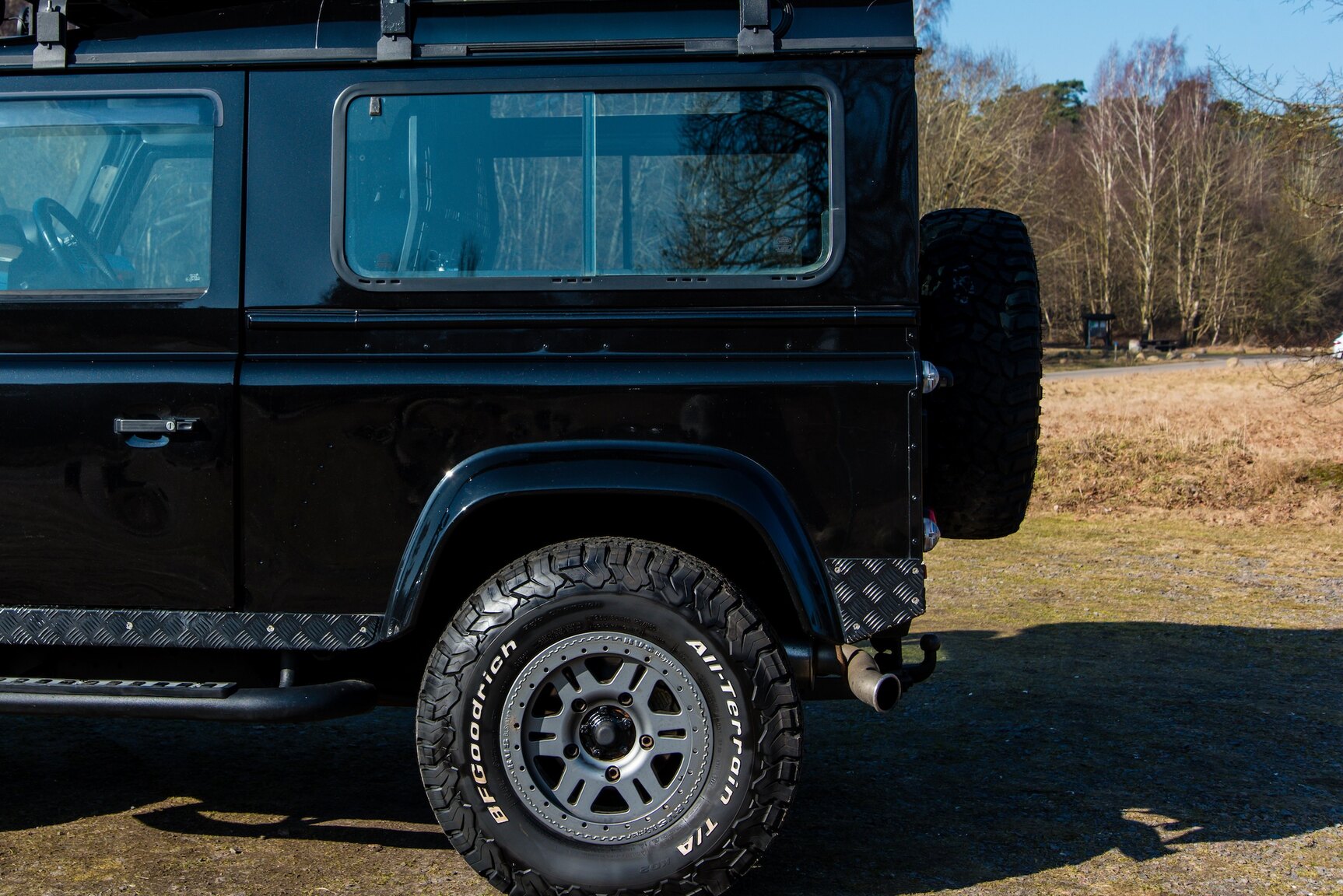 Exterior image of 2009 Land Rover Defender 90 2.4 TD4 4x4