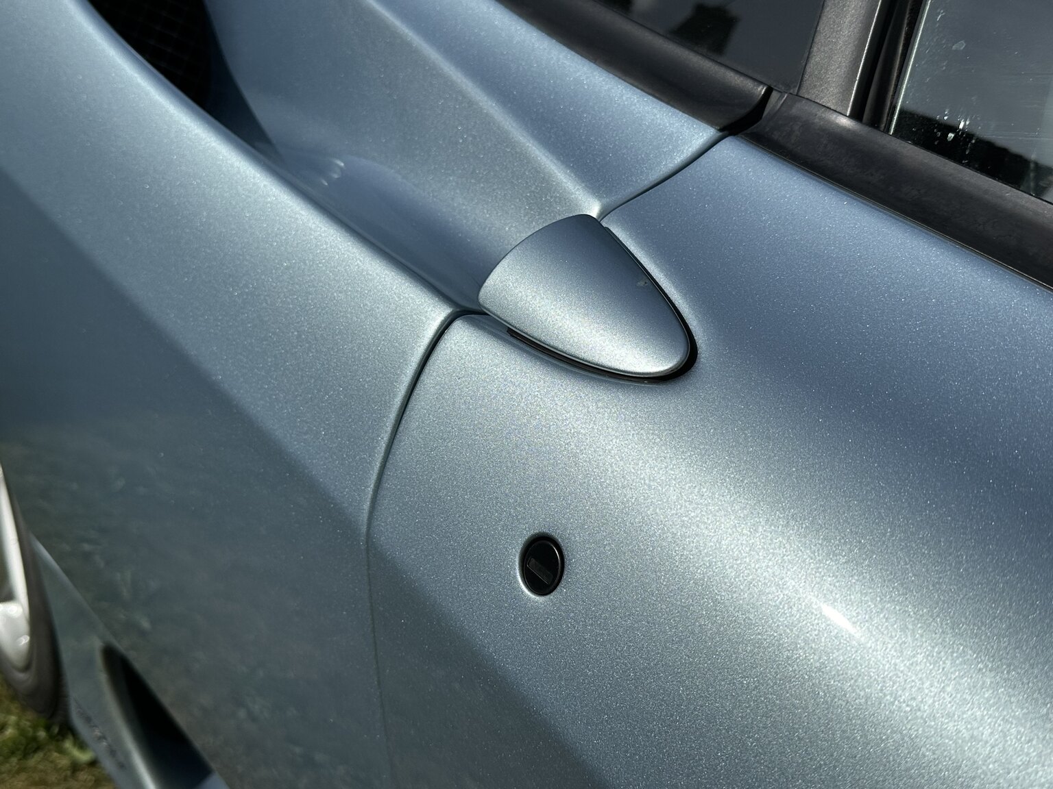 Exterior image of 2001 Ferrari 360 Modena V8 Manual (40)