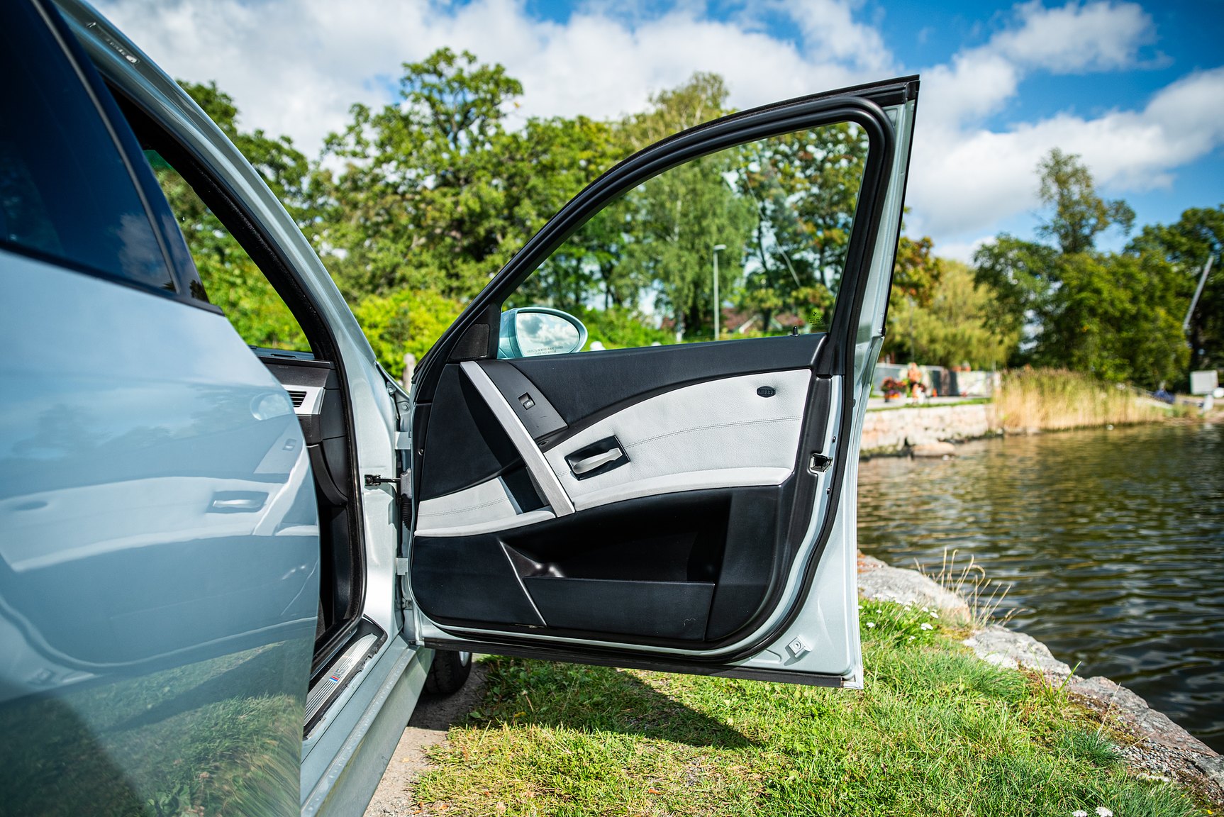 Interior image of 2006 BMW E60 M5