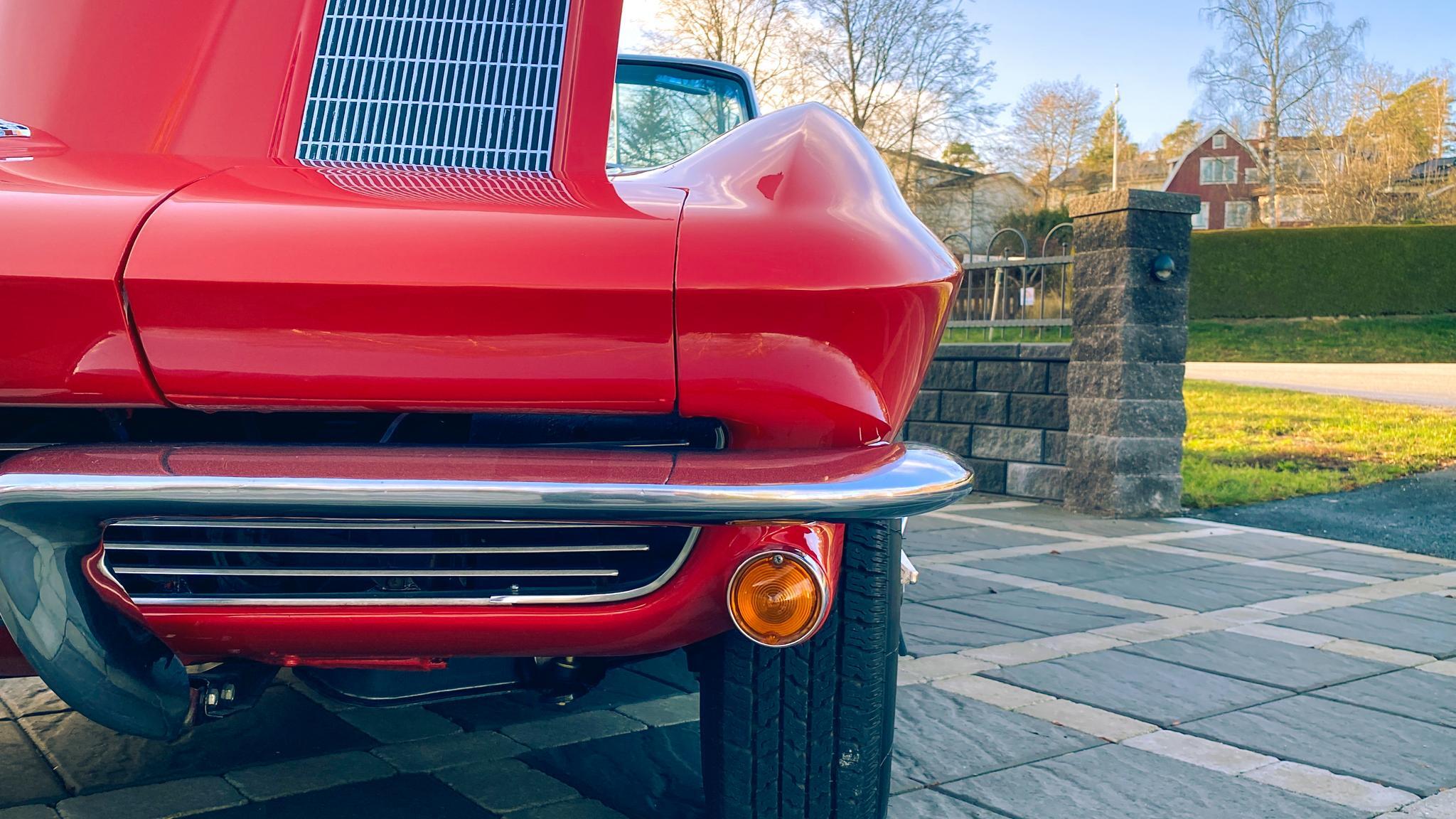 Exterior image of 1963 Corvette C2 Stingray