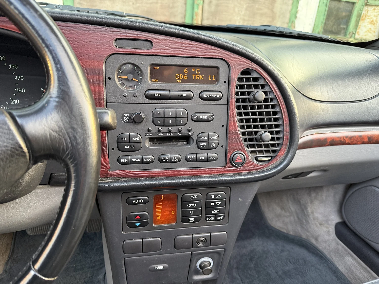 Innenraumfoto von 1996 SAAB 900 Turbo Convertible (6)