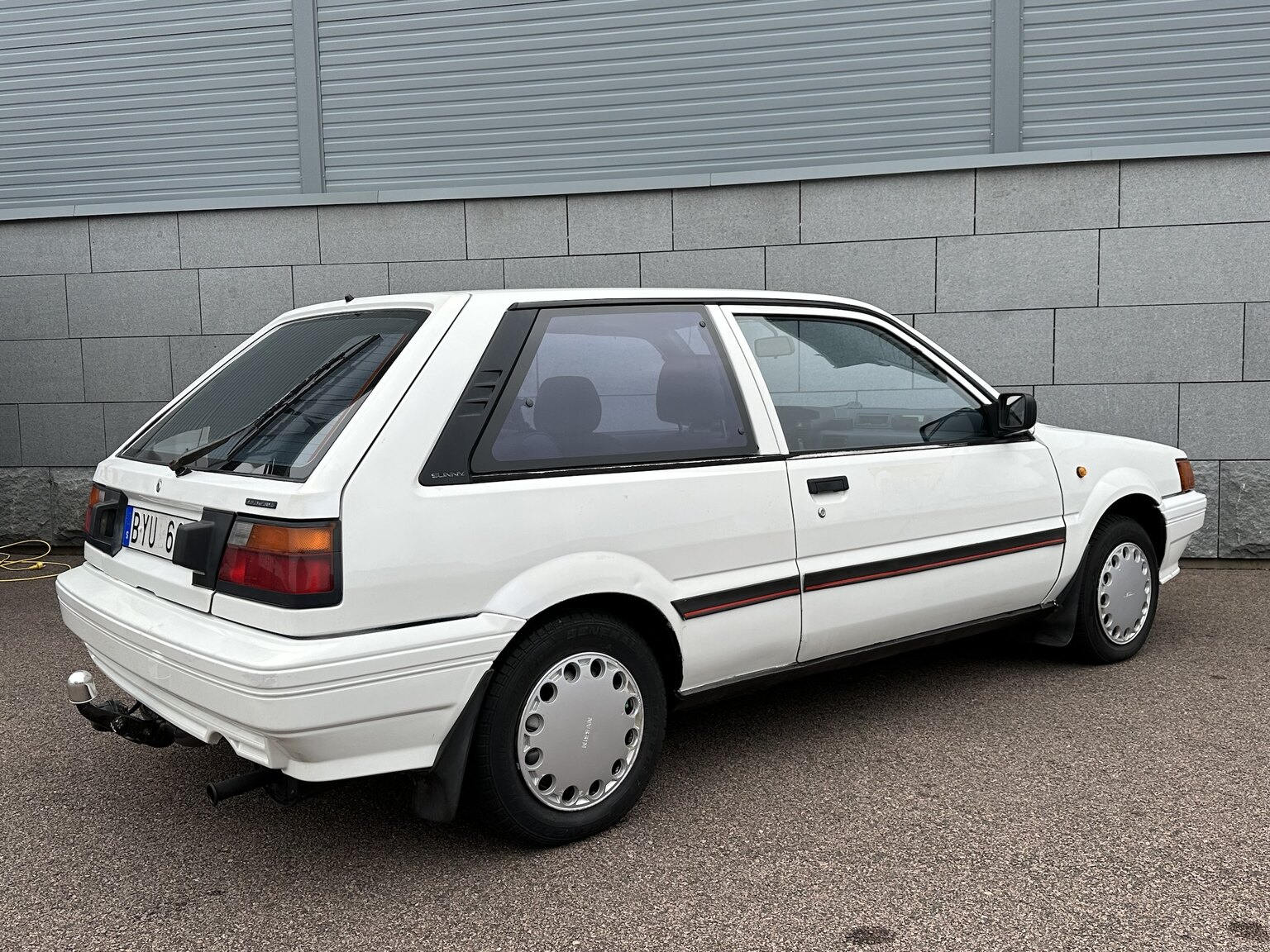 Exterior image of 1988 Nissan Sunny (47)