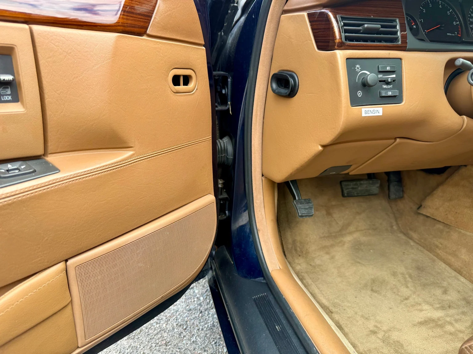 Innenraumfoto von 1997 Cadillac STS Seville 4.6 V8 (7)