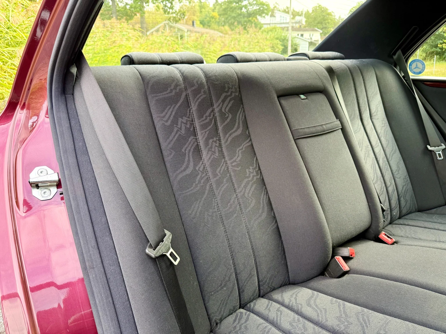 Innenraumfoto von 1997 Mercedes-Benz E 290 TD (53)