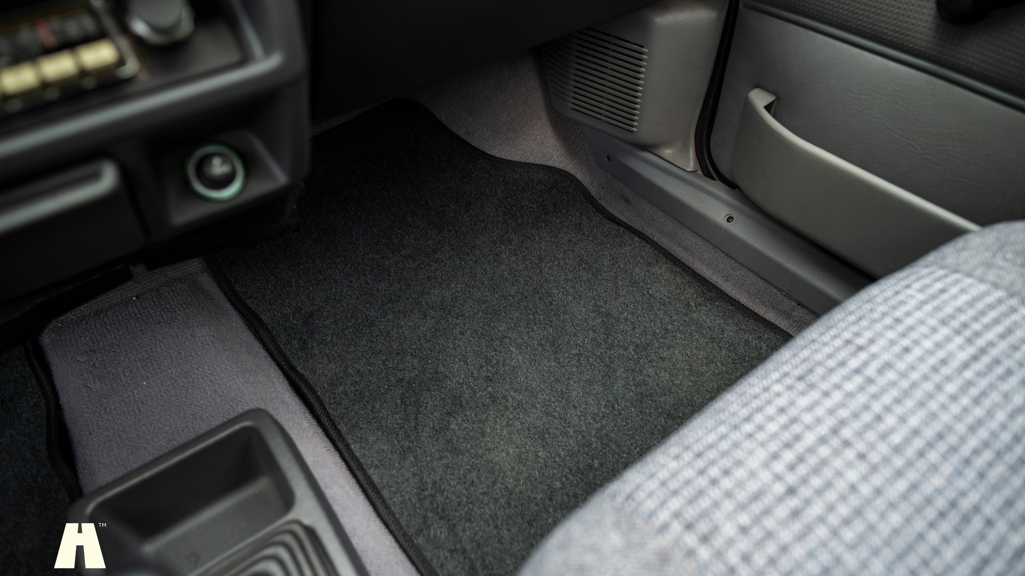 Innenraumfoto von 1986 Ford Escort 1.6 Hatchback 3-door  (32)