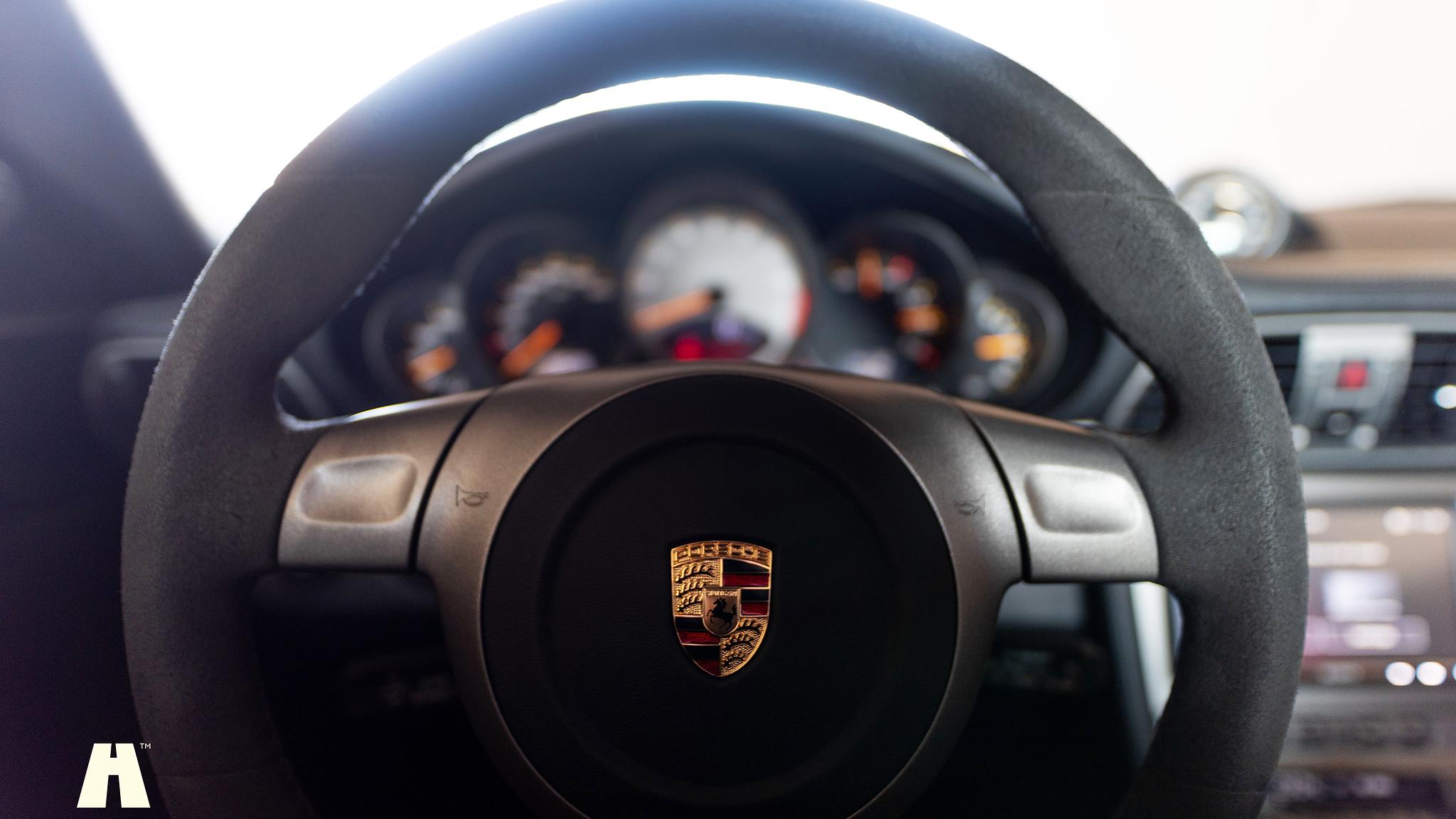 Interior image of 2007 Porsche 997 GT3 Gen 1  (7)