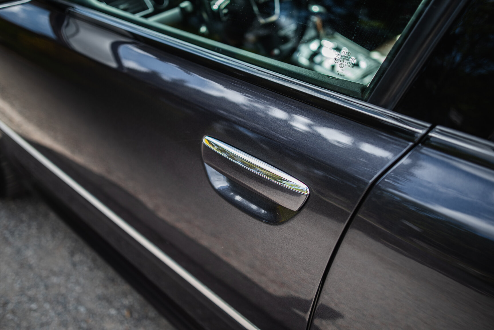 Exterior image of 2009 Audi S8 5.2 V10 FSI Quattro