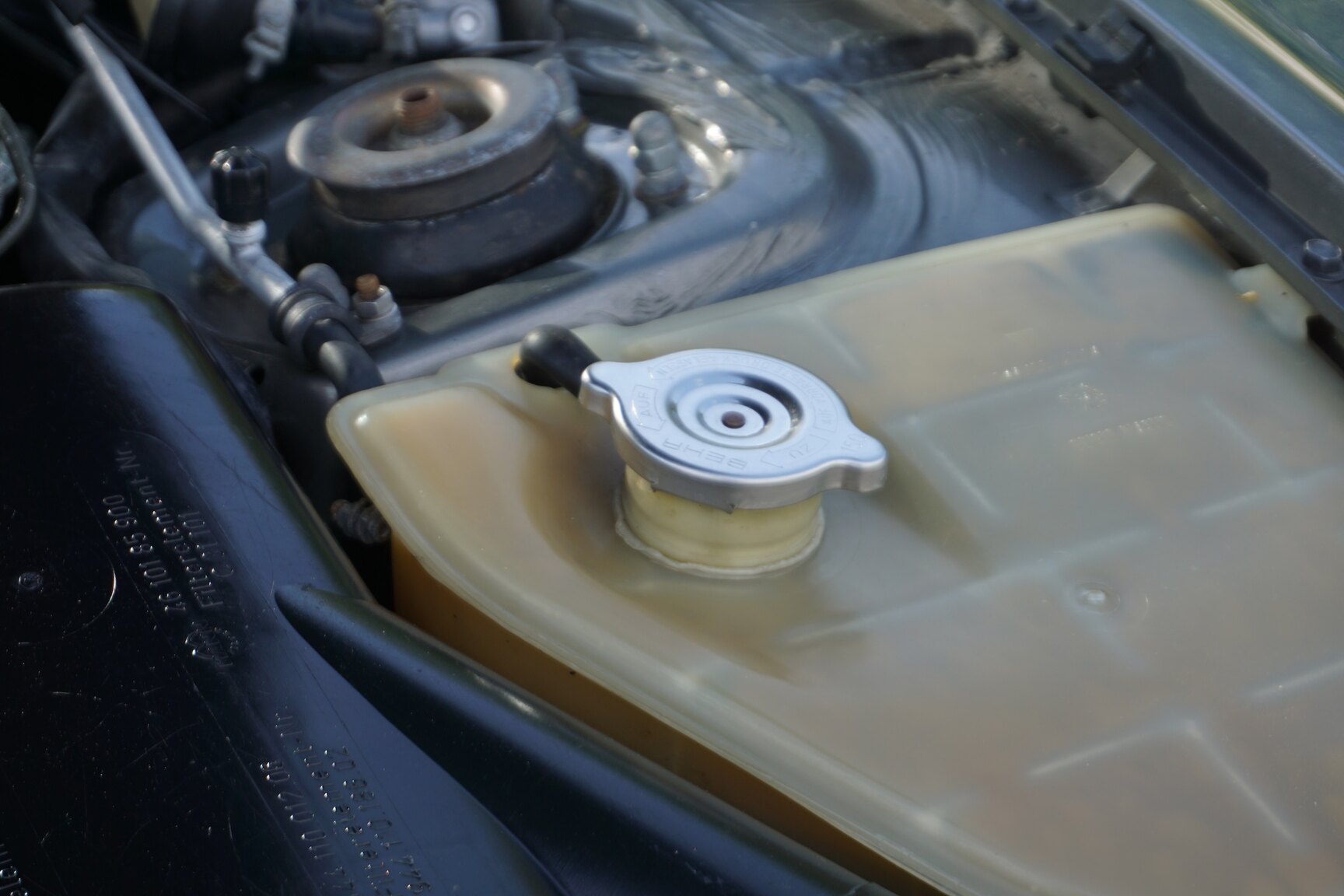 Image of 1985 Porsche 944 "NO RESERVE AUCTION" mechanics