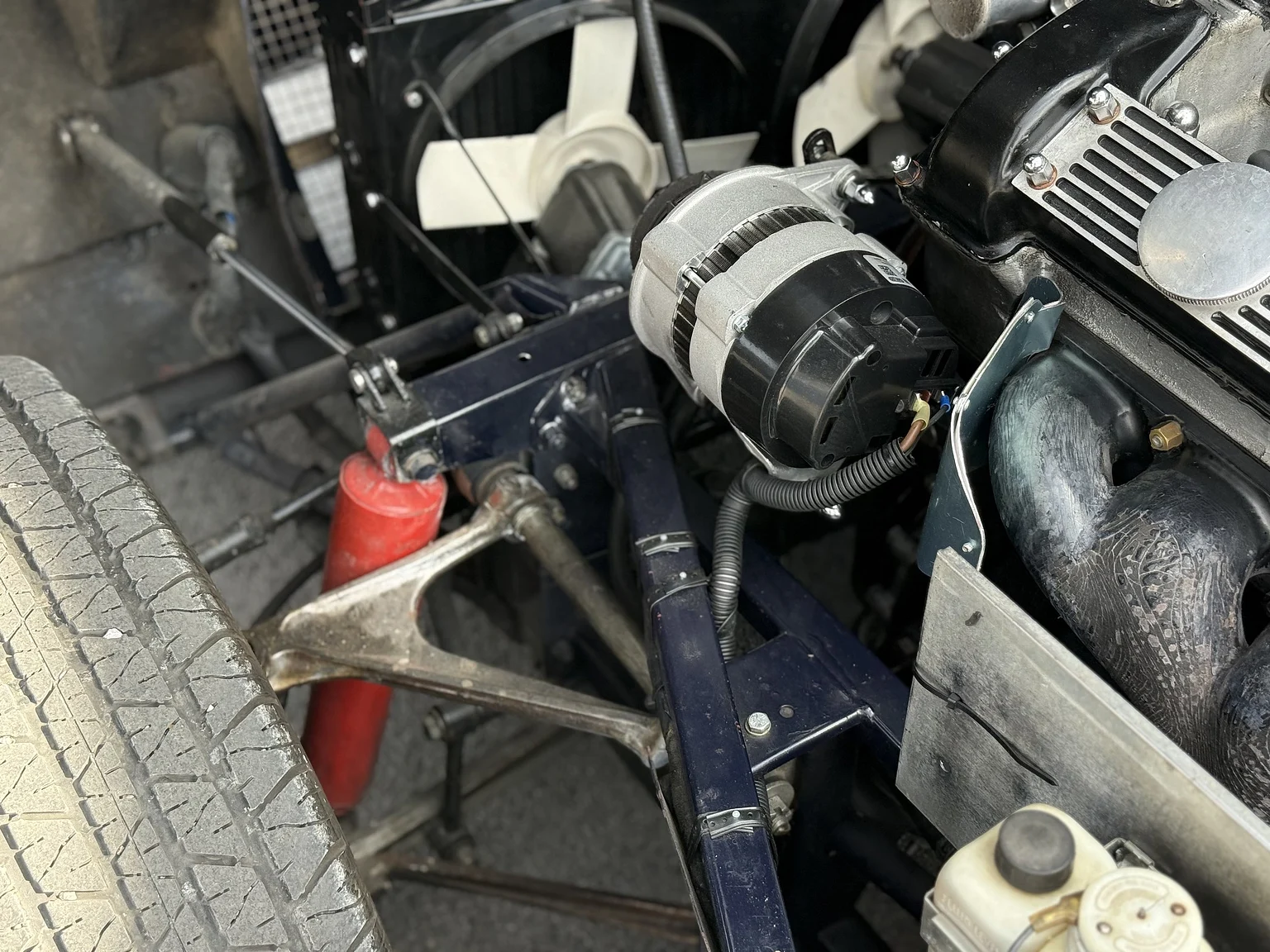 Image of 1969 Jaguar E-Type 4.2 Coupe mechanics (2)