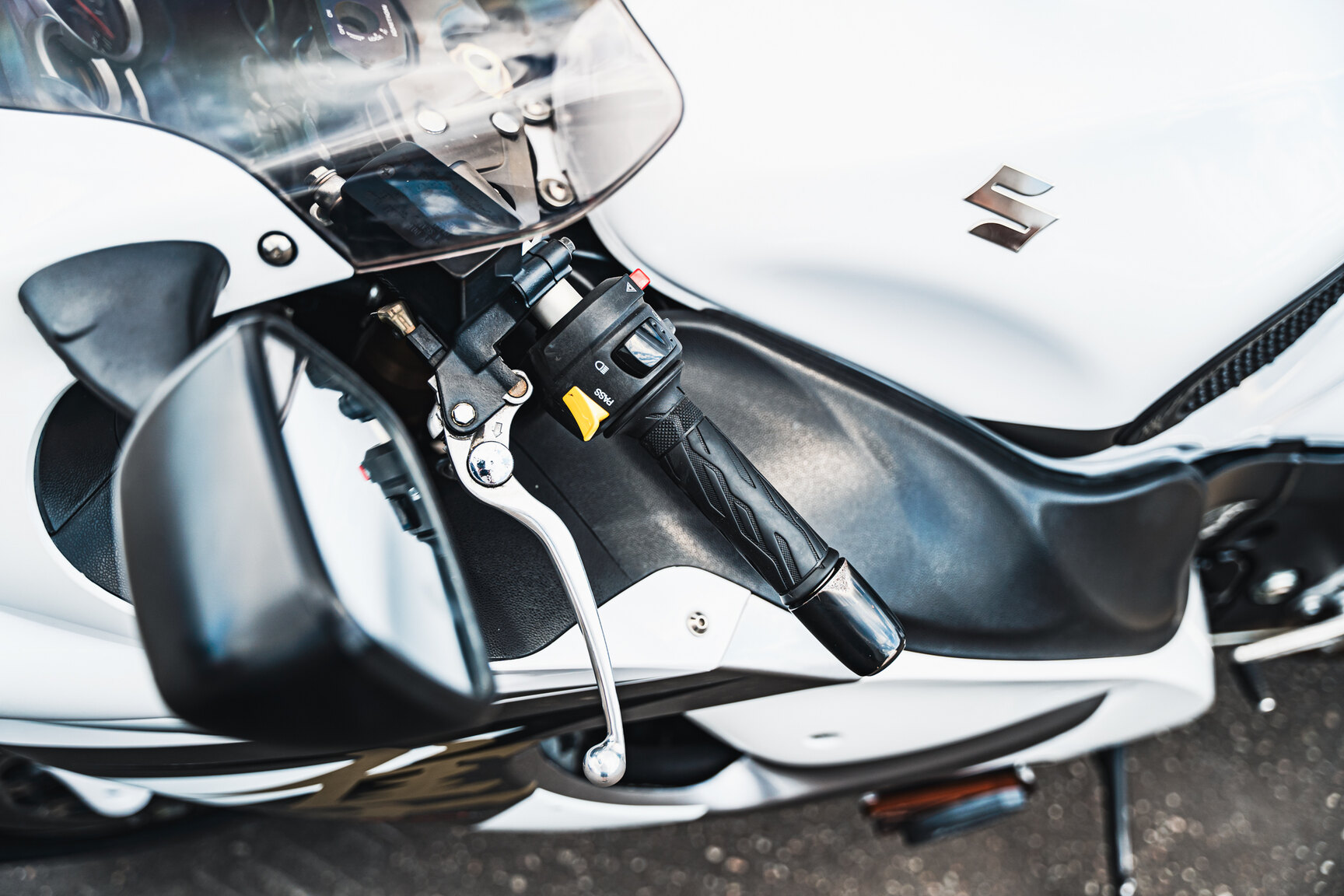 Exteriörbild på 2013 Suzuki GSX1300R Hayabusa