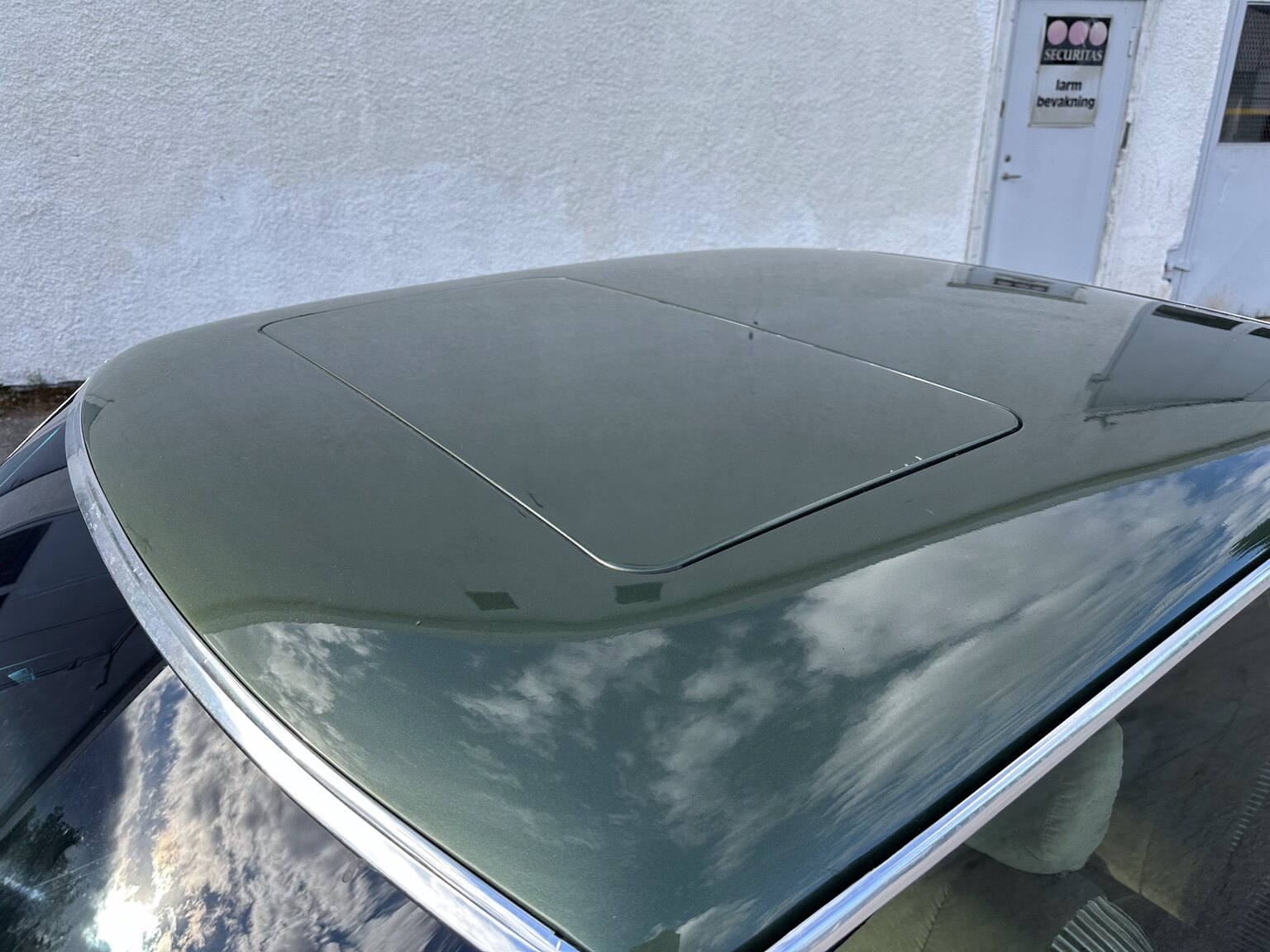 Exteriörbild på 1974 Mercedes Benz 450 SLC