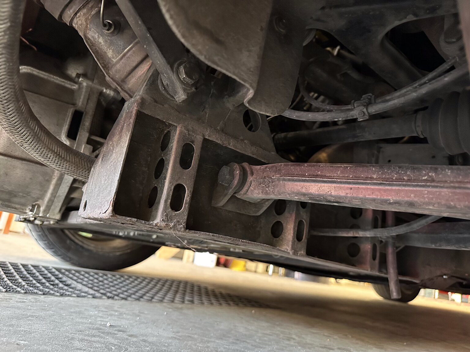 Image of 1990 Ferrari 348 (23) mechanics