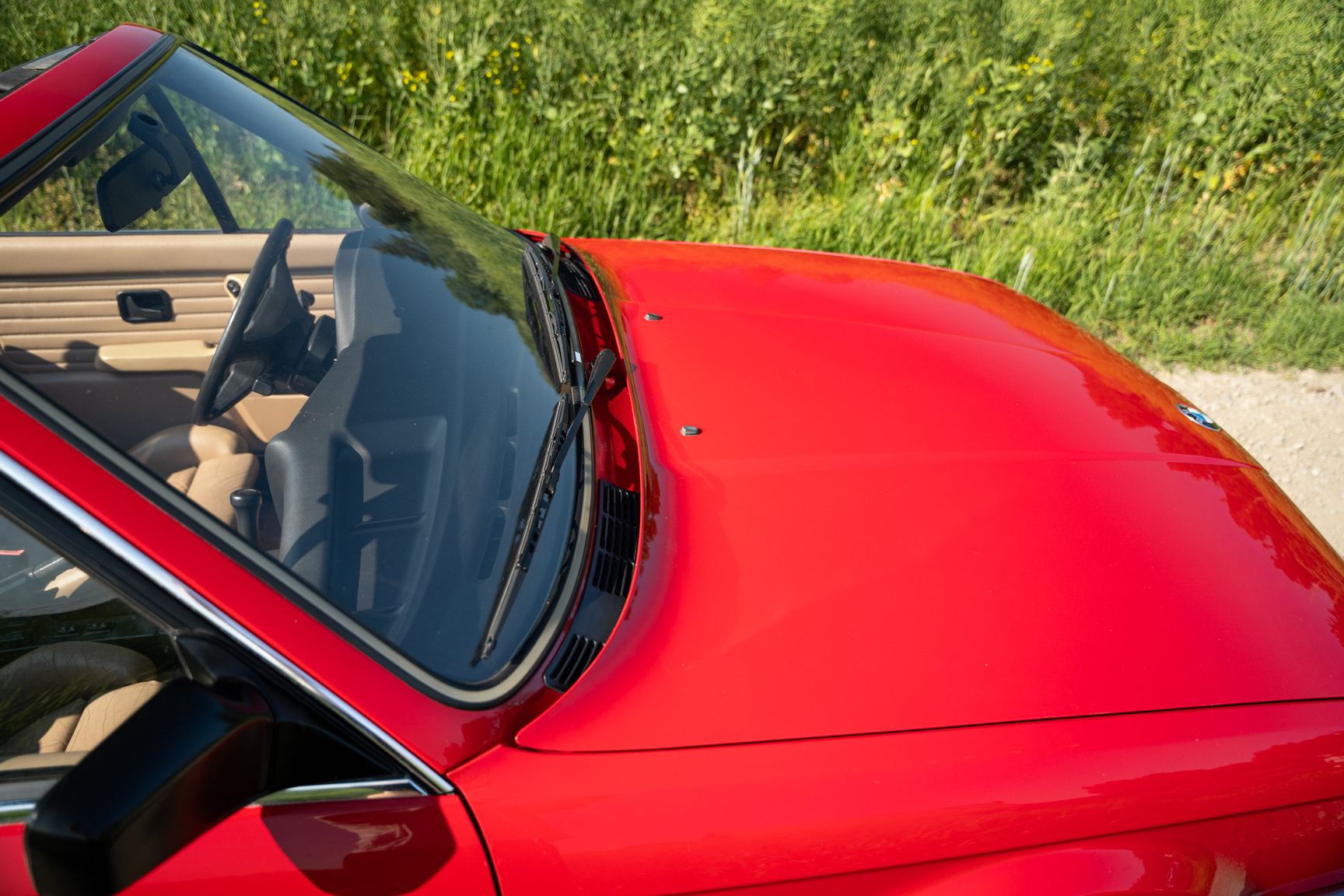 Exterior image of 1988 BMW 325 Cabriolet (E30)