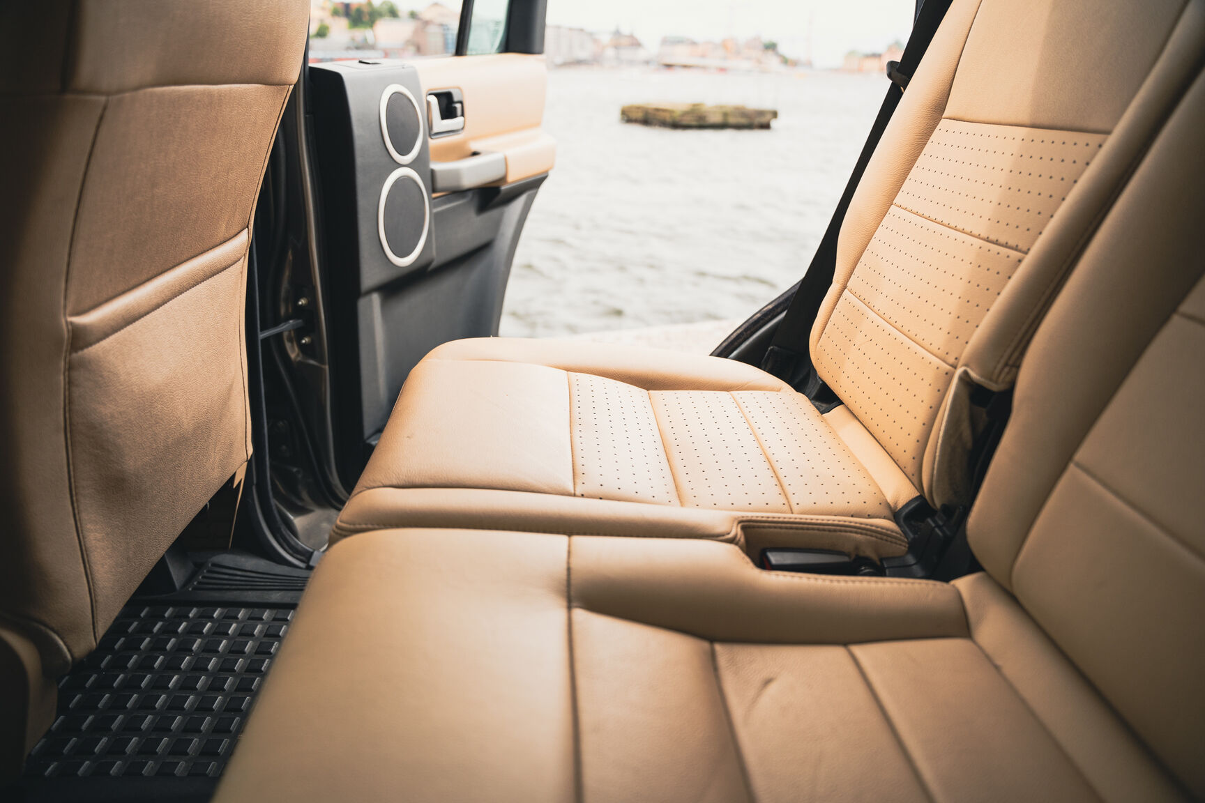 Interior image of 2008 Land Rover Discovery TDV6 SE (58)