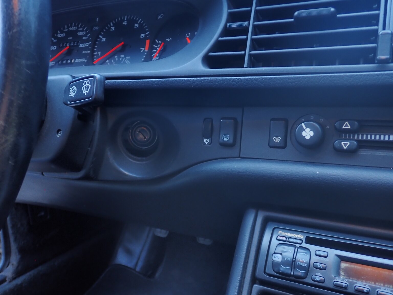 Interior image of 1986 Porsche 944 Coupé