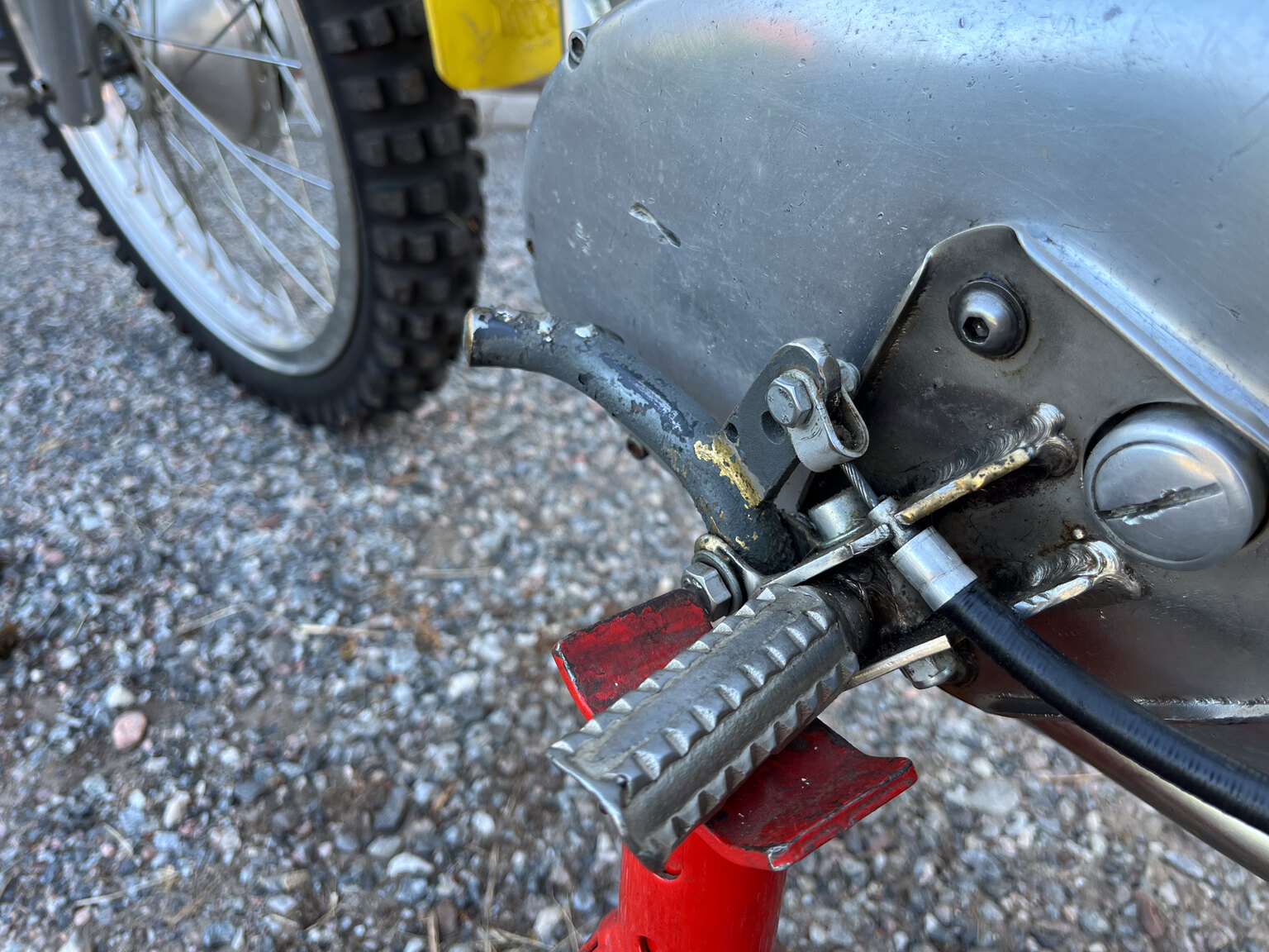 Exteriörbild på 1975 BSA Cheney 500