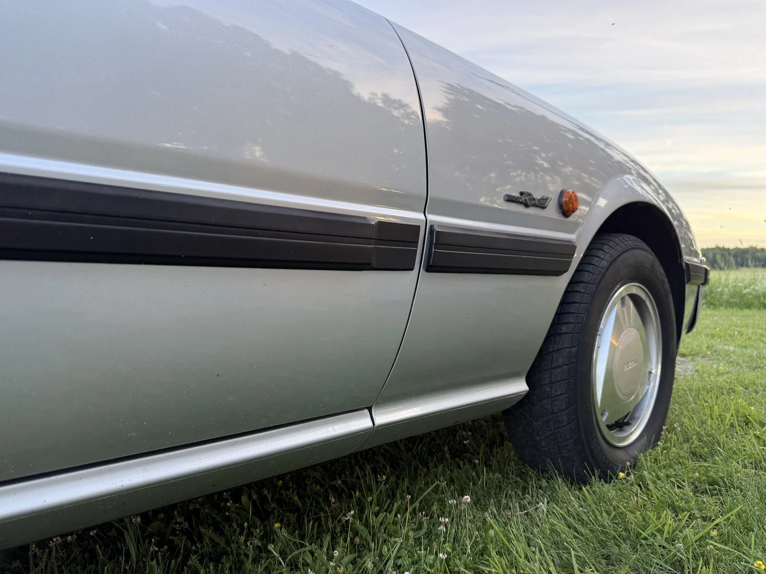 Exteriörbild på 1983 Mazda RX-7 (69)