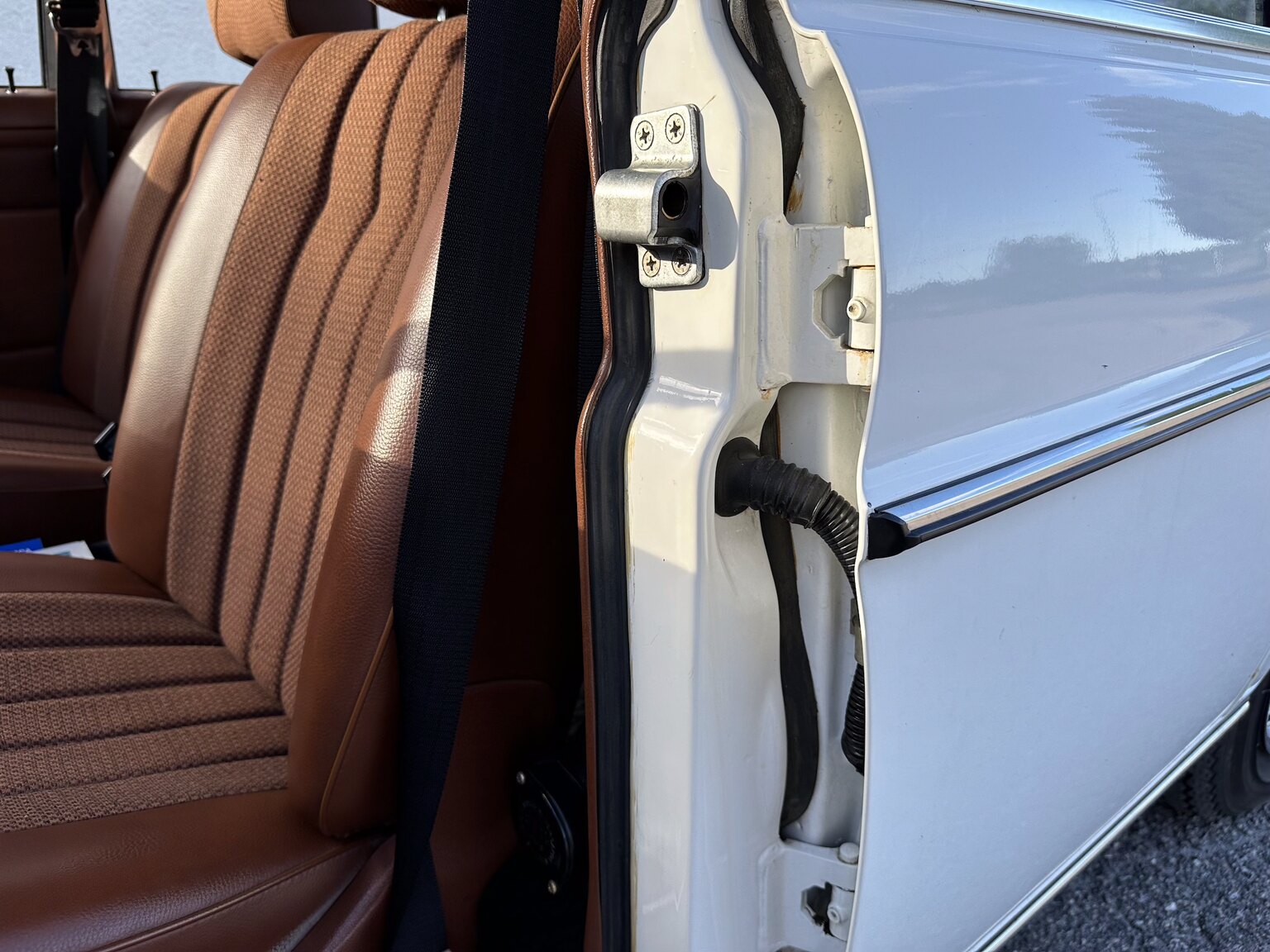 Interiörbild 1975 Mercedes Benz 200