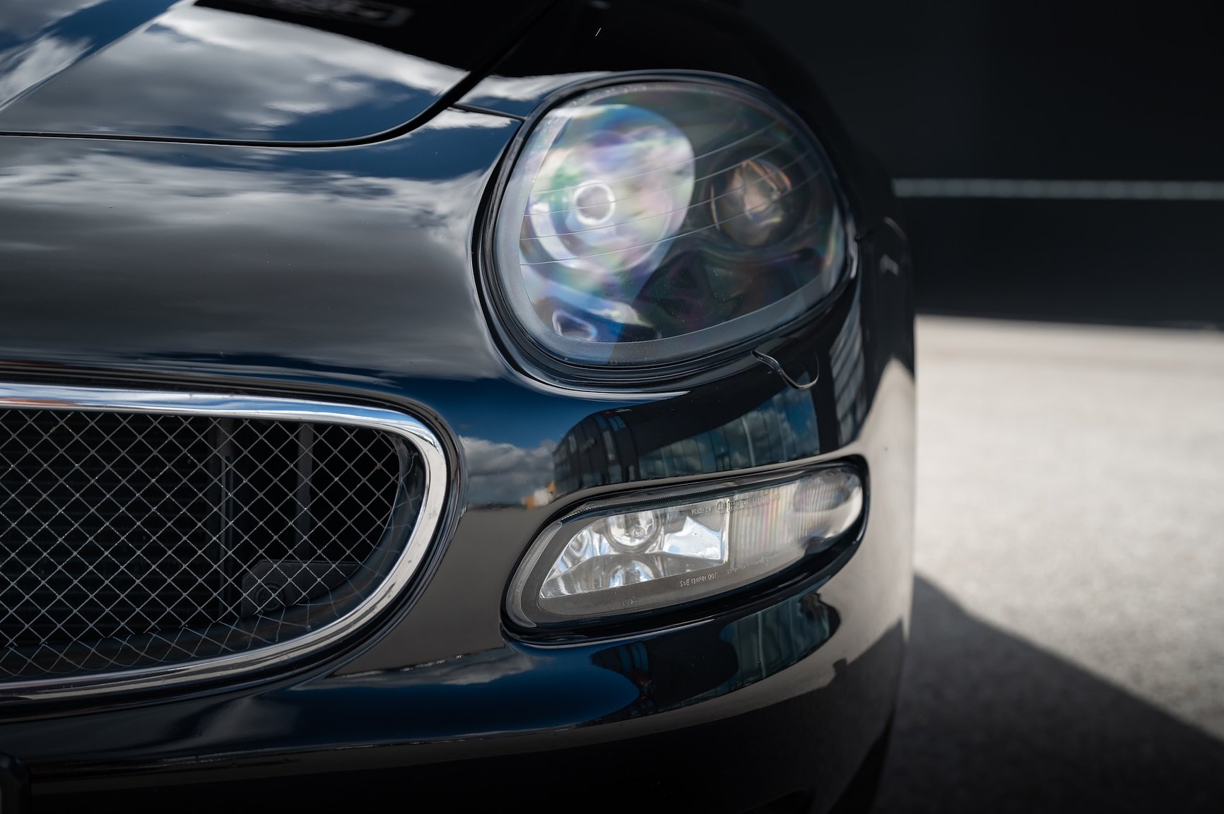Exterior image of 2004 Maserati Coupé 4.2 V8 Cambiocorsa