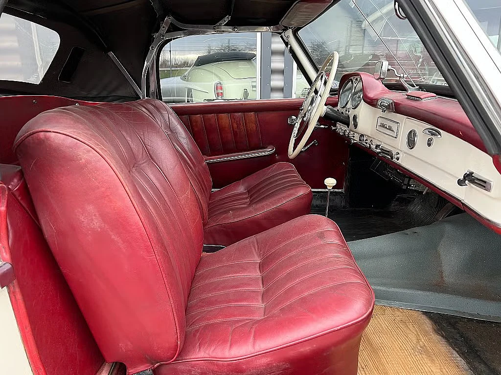 Innenraumfoto von 1961 Mercedes 190 SL (3)